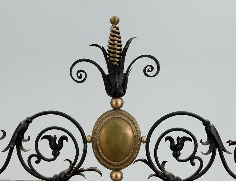 ELDSKÄRM, mässing och smidesjärn, 1800-talets slut.