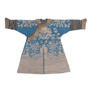 1053. A Chinese robe, Qing dynasty, 19th Century.