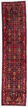 Semi-Antique Senneh runner., approx. 485 x 115 cm.