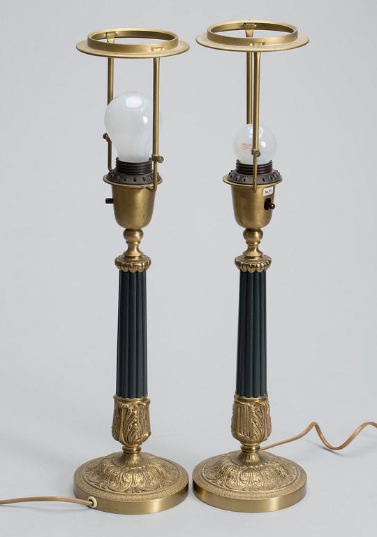 BORDSLAMPOR, ett par, empirestil. märkt  Made in Sweden,  1900-tal.