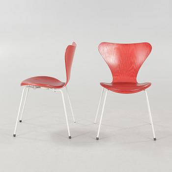 Eight "Seven" chairs, designed by Arne Jacobsen for Fritz Hansen, 1995.