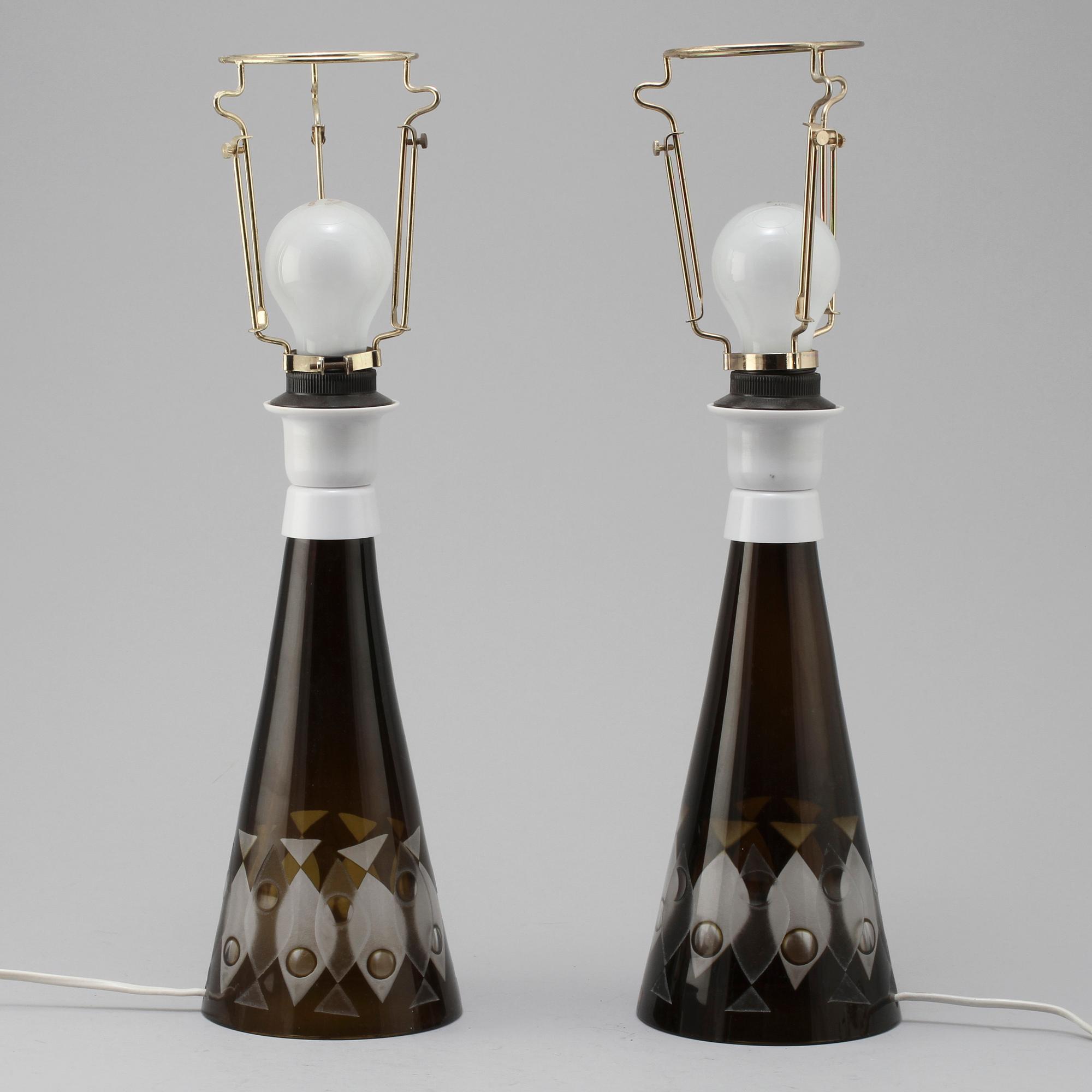 BORDSLAMPOR, ett par, glas, Kosta, 1900-talets andra hälft.