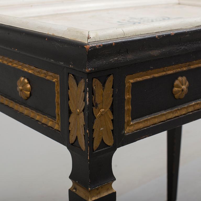 An early 20th century table.