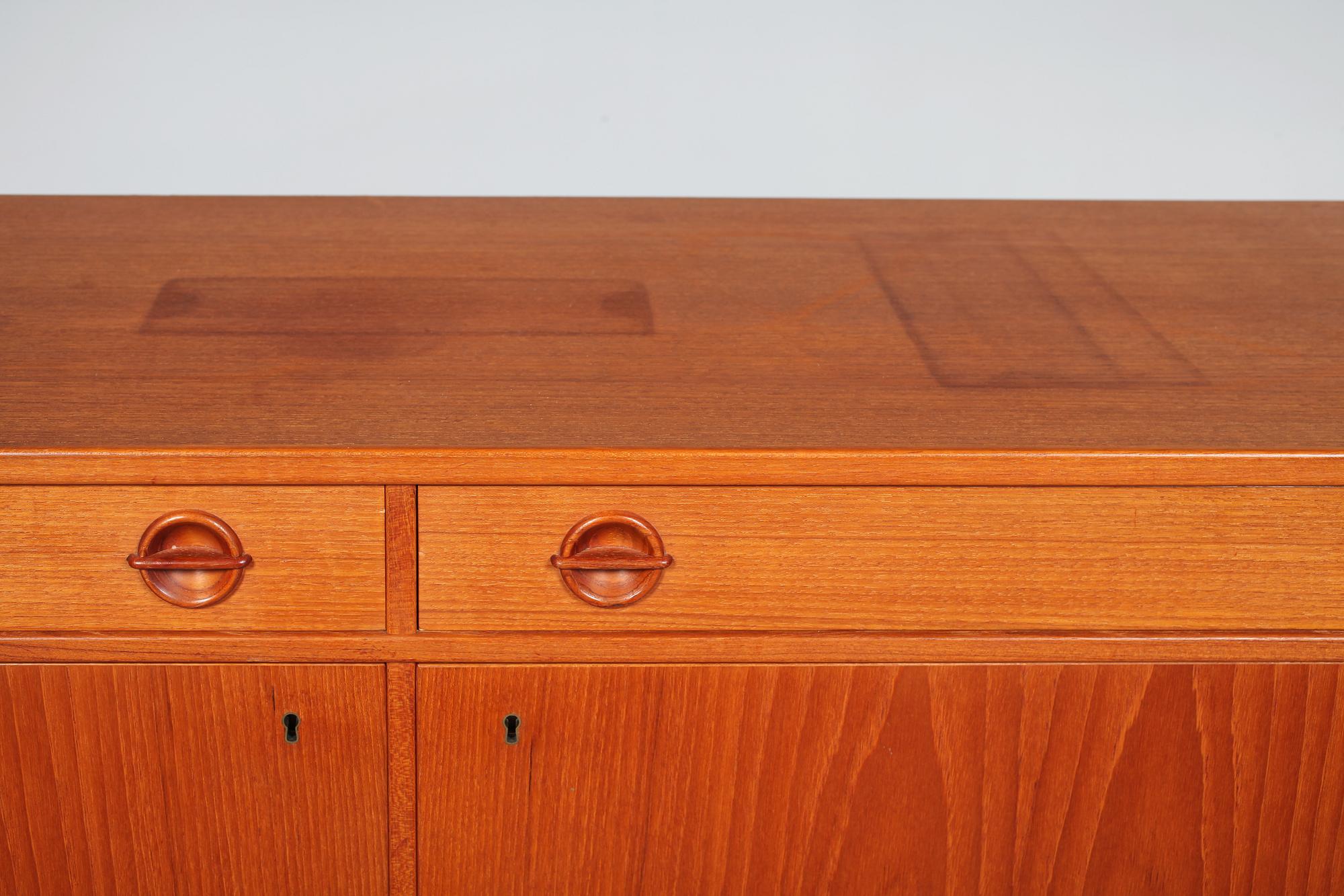 SKÅP, omkring 1900-talets mitt.