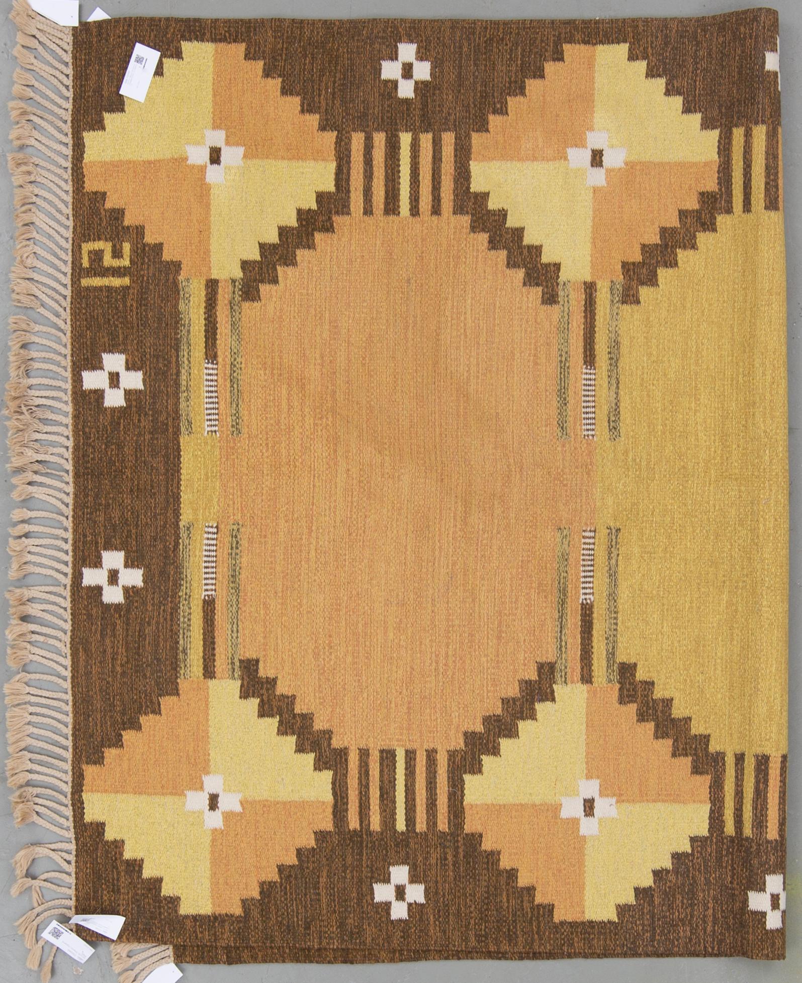 MATTA, röllakan, Signerad IS (Ingegerd Silow). Ca 246x142 cm.