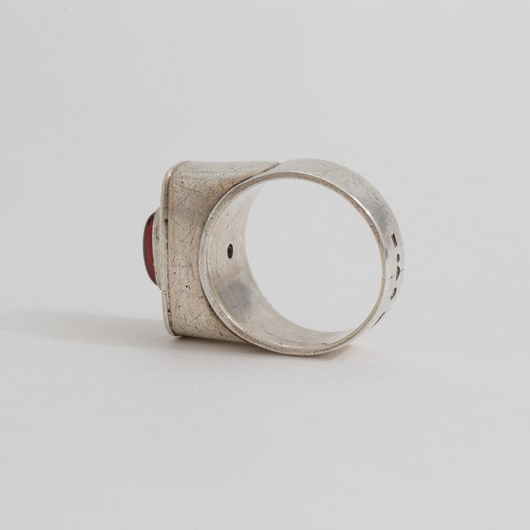 RING, med granat, Ceson, Göteborg, 1955.