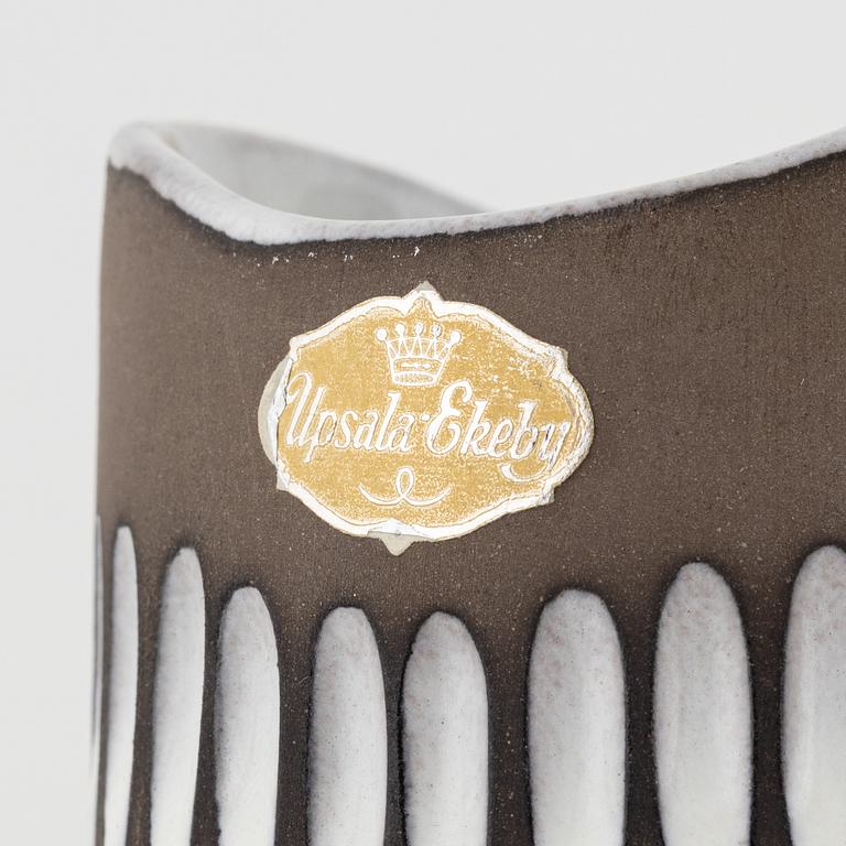 Ingrid Atterberg, vaser, 3 st, lergods, "Negro", Upsala Ekeby, 1950-tal.