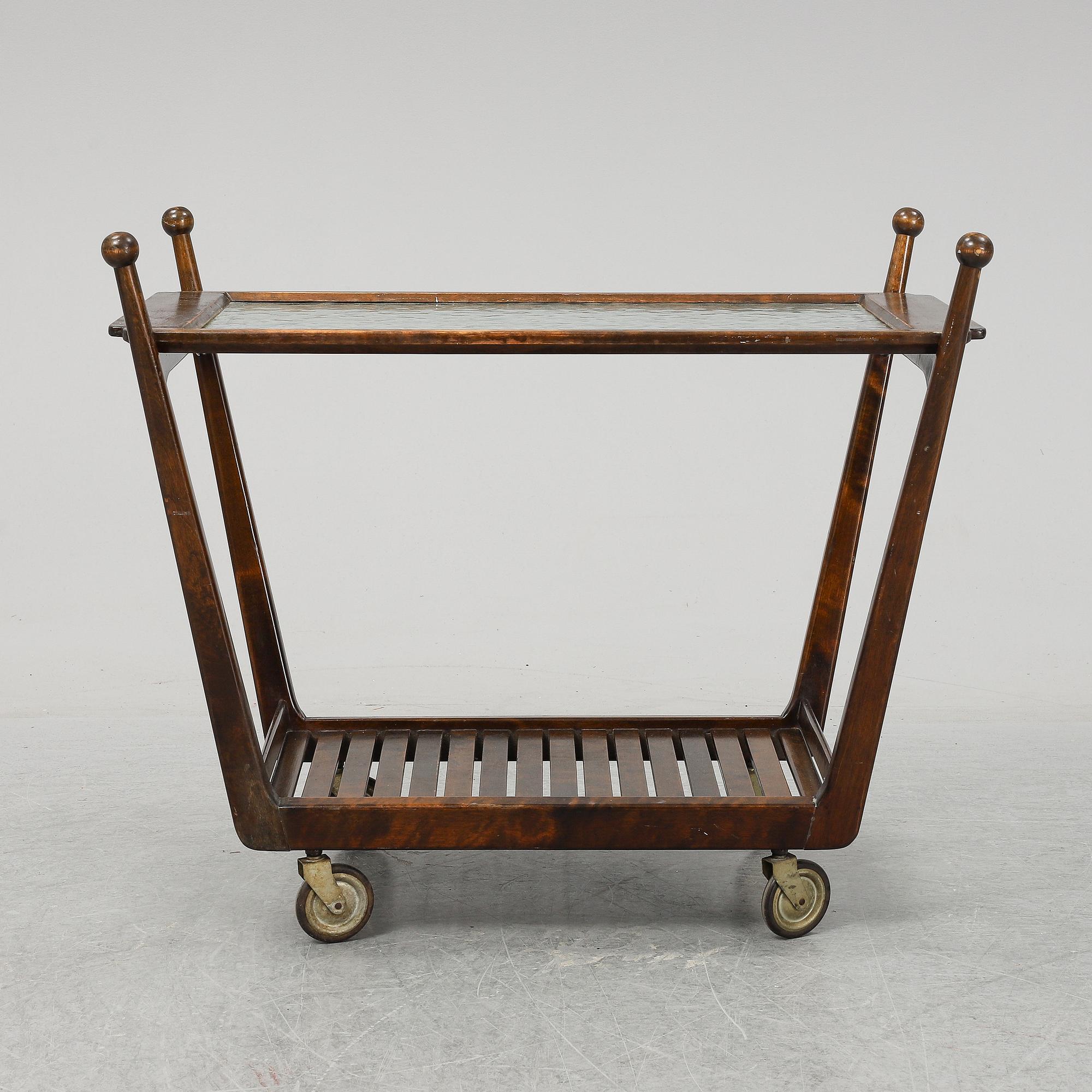 SERVERINGSVAGN, 1900-talets mitt.