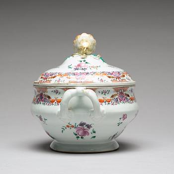 TERRIN med LOCK, kompaniporslin. Qingdynastin, Qianlong (1736-95).