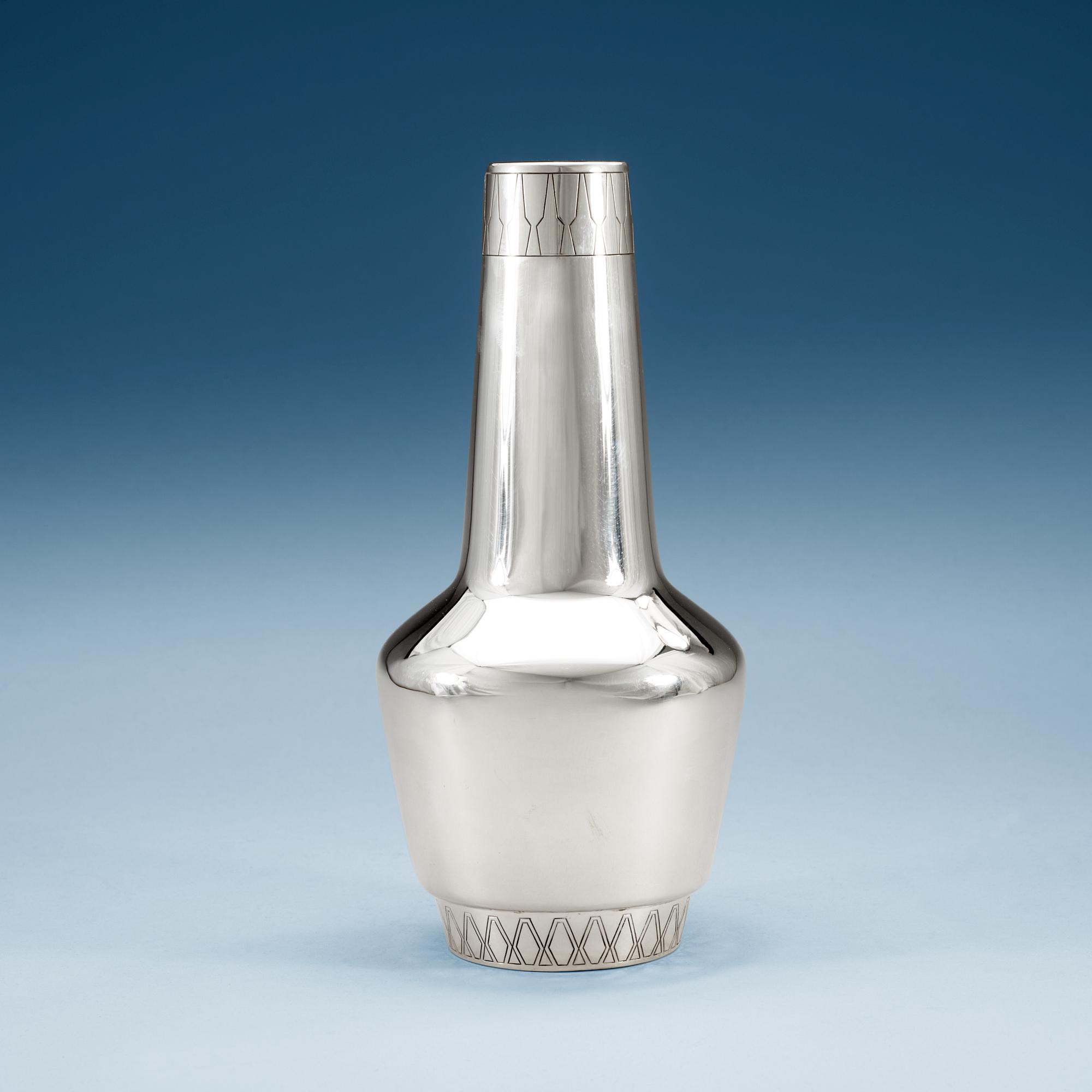 HELGE LUNDGREN, cocktailshaker, Studio K. Anderson, Stockholm 1955, sterling.