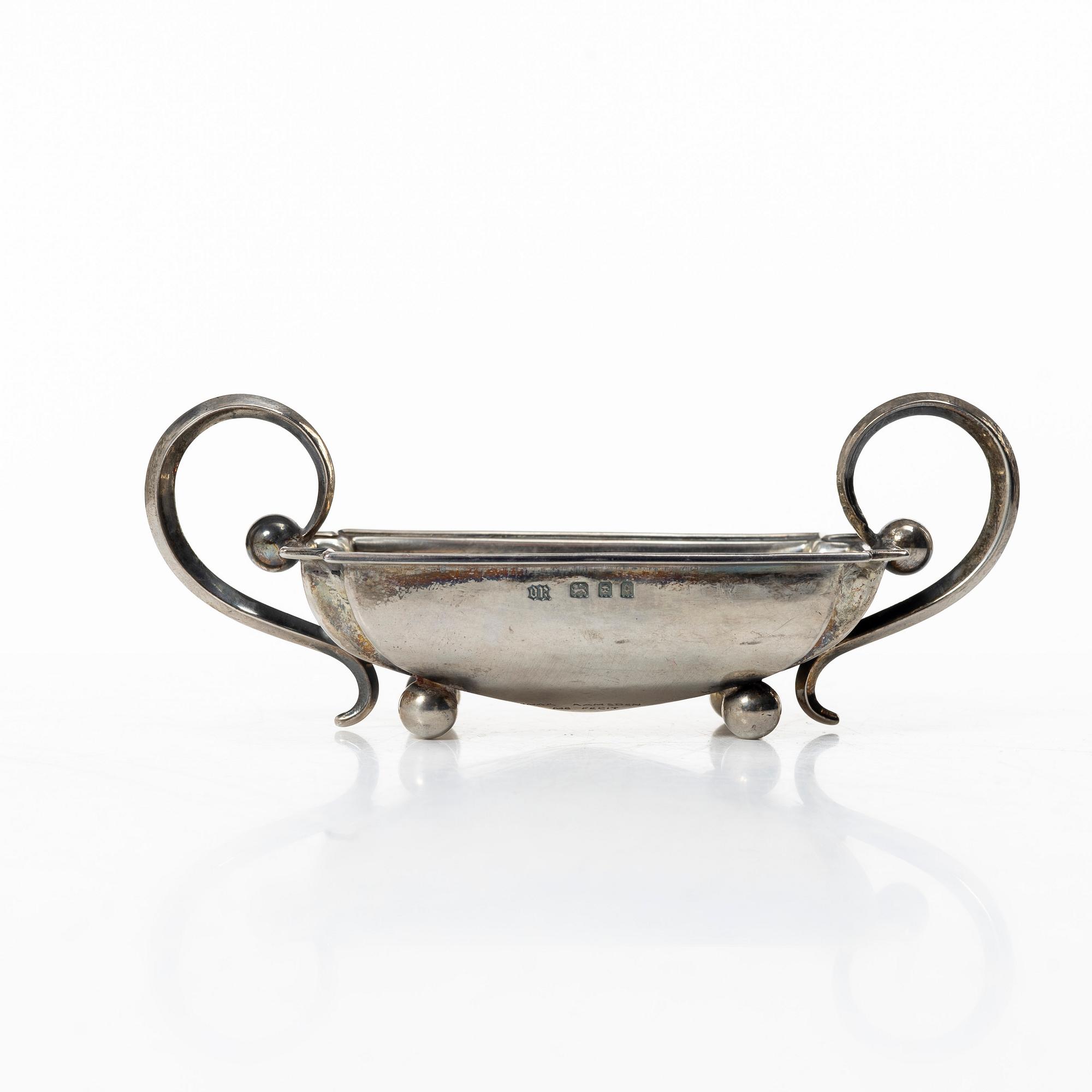 An English silver salt cellar, mark of Omar Ramsden, London 1931.