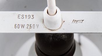 KATTOVALAISIN, Itsu. Korkeus 24 cm.