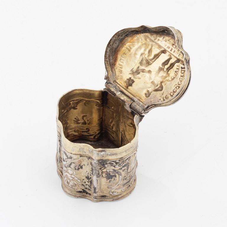A Dutch silver box, late 18th century.