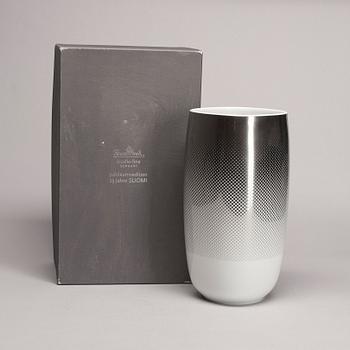 MALJAKKO, posliinia, design Timo Sarpaneva, numeroitu 66/499, Rosenthal.