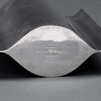 Theresia Hvorslev, vaser två st, Lidköping, 1973-74, sterling silver.