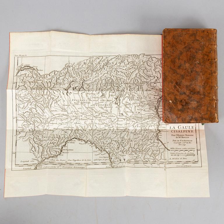 Roms historia i 16 volymer 1741-48 med graverade kartor.