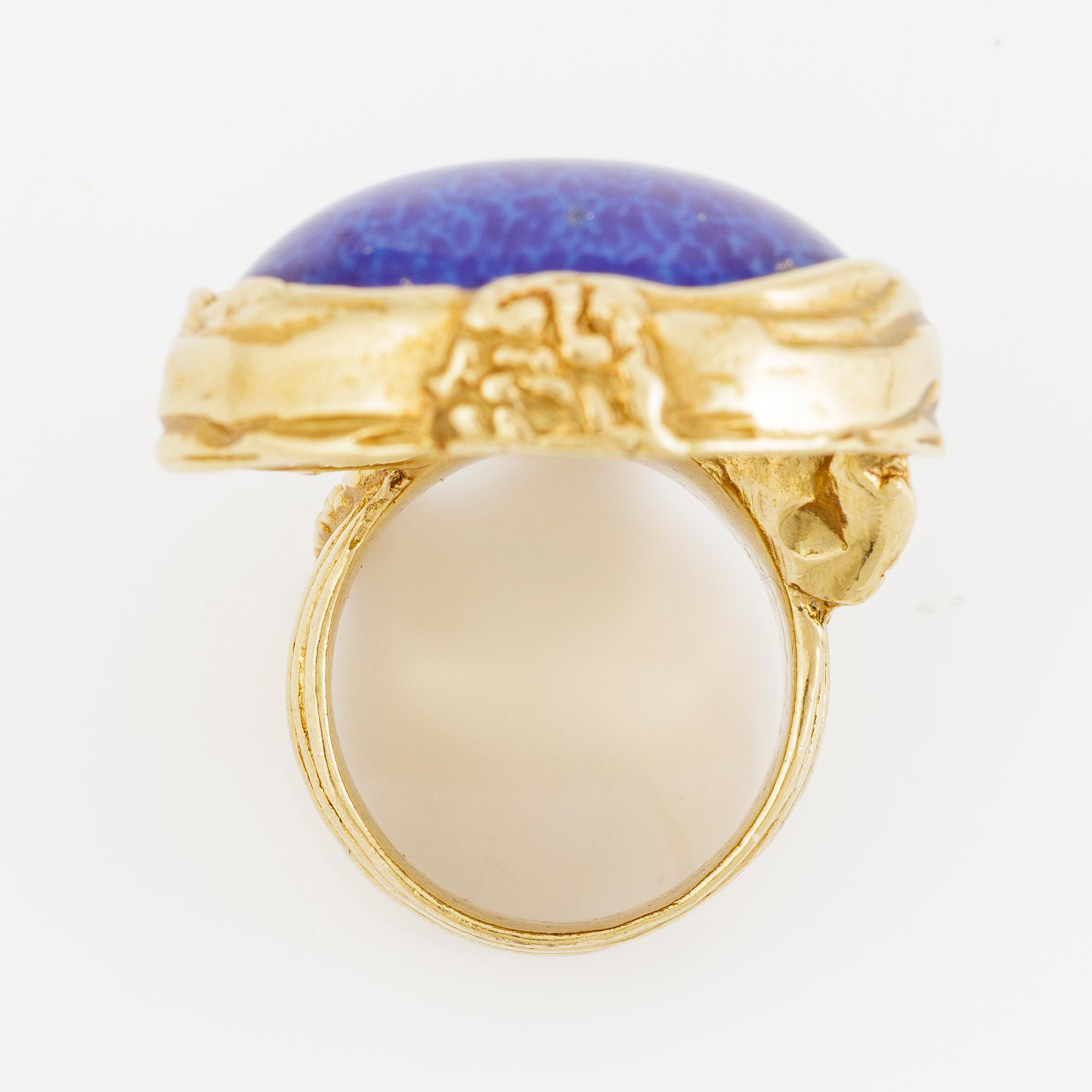 Yves Saint Laurent, ring.
