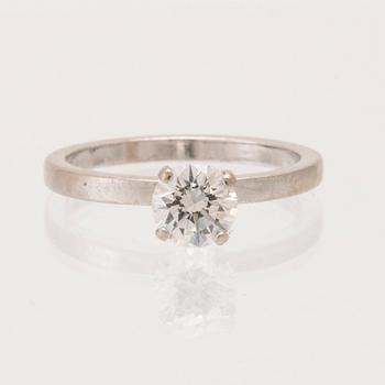 Ring solitär 18K vitguld med en rund briljantslipad diamant, Sten Eklund Stockholm 1979.