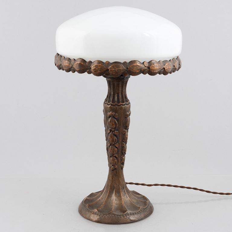 Harald Notini, attributed to. A table lamp, model number 6735, Arvid Böhlmarks Lampfabrik, Stockholm 1919-1928.