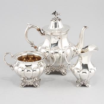 KAFFESERVIS, 3 delar, silver, C G Hallberg, Stockholm, 1916/17. Vikt 1300 g.