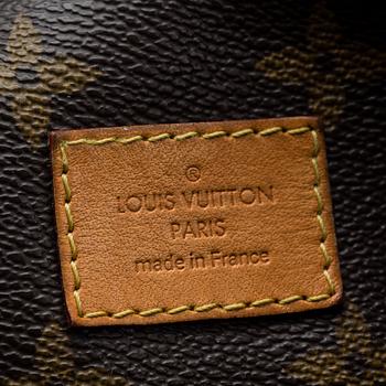 LOUIS VUITTON, "Sully MM", handbag.