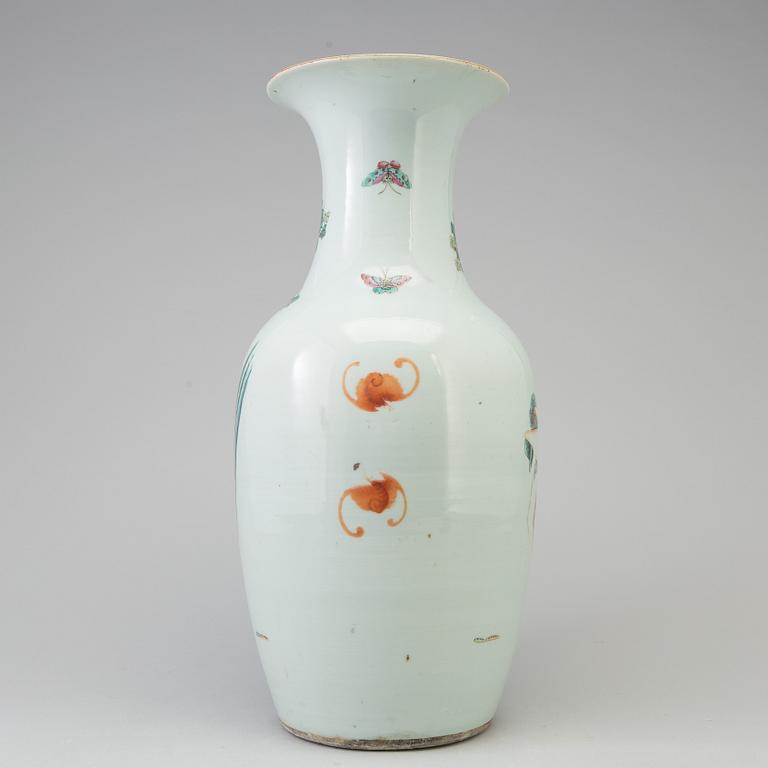 A Chinese famille rose porcelain vase, 20th century.