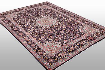 A carpet, Kashan, ca 354 x 242 cm.