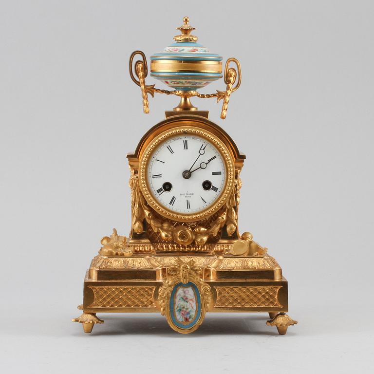 BORDSUR, Louis XVI-stil, Henry Marc, Paris, 1800-talets slut.