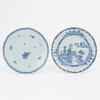 Tallrikar, 8 st (6+2), kompaniporslin, Kina, Qingdynastin, Qianlong (1736-95).