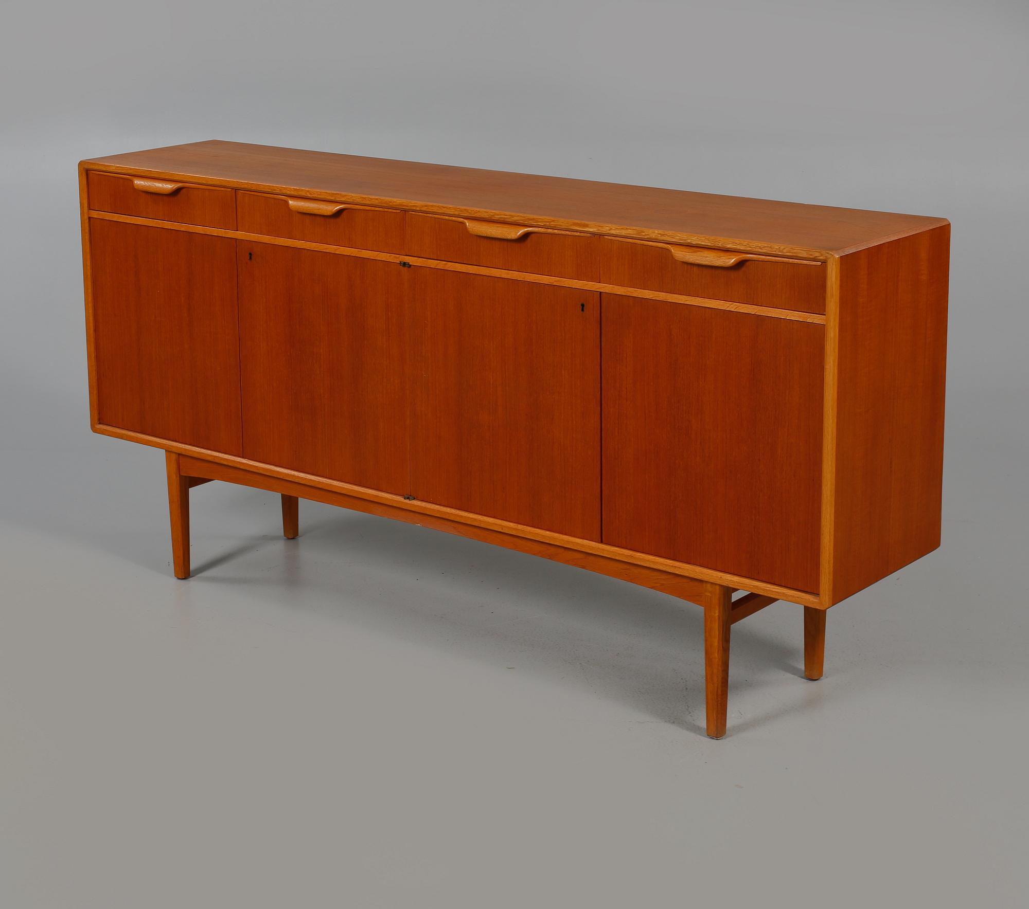 SIDEBOARD, Sverige, omkring 1900-talets mitt.