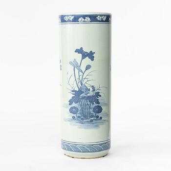 Paraplyställ, porslin, Kina, 1900-tal.