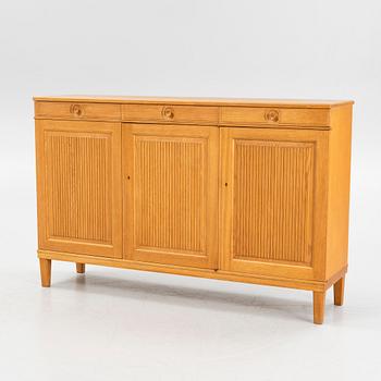 Carl Malmsten, sideboard, "Herrgården", Bodafors, 1900-talets andra hälft.