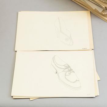 Around 800 drawings of shoes, 1940's.