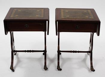 SÄNGBORD/SIDOBORD, ett par, 1900-talets senare hälft.