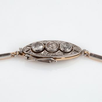 COLLIER med gammalslipade diamanter, ca 6.00 ct, och äkta pärlor.