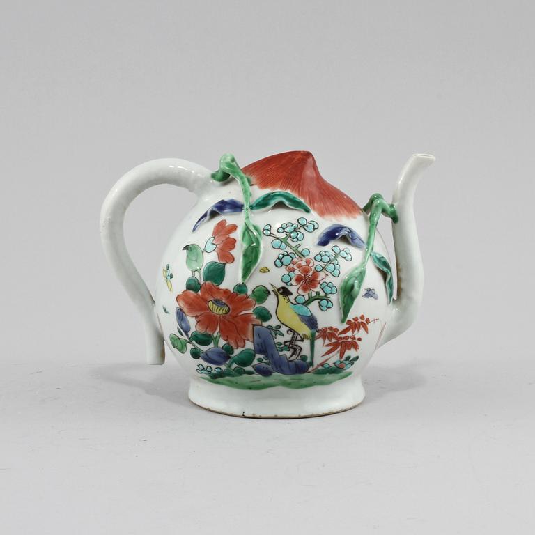 KANNA, porslin, Kina, troligen omkring sekelskiftet 1800/1900.