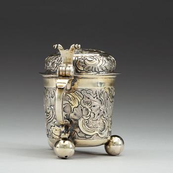 A Russian 18th century parcel-gilt tankard, unidentified makers mark, Moscow 1760's.