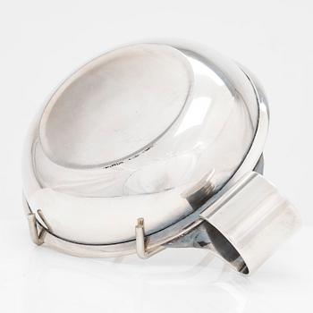 A sterlingsilver tastevin, J.A. Tarkiainen, Helsinki 1989.