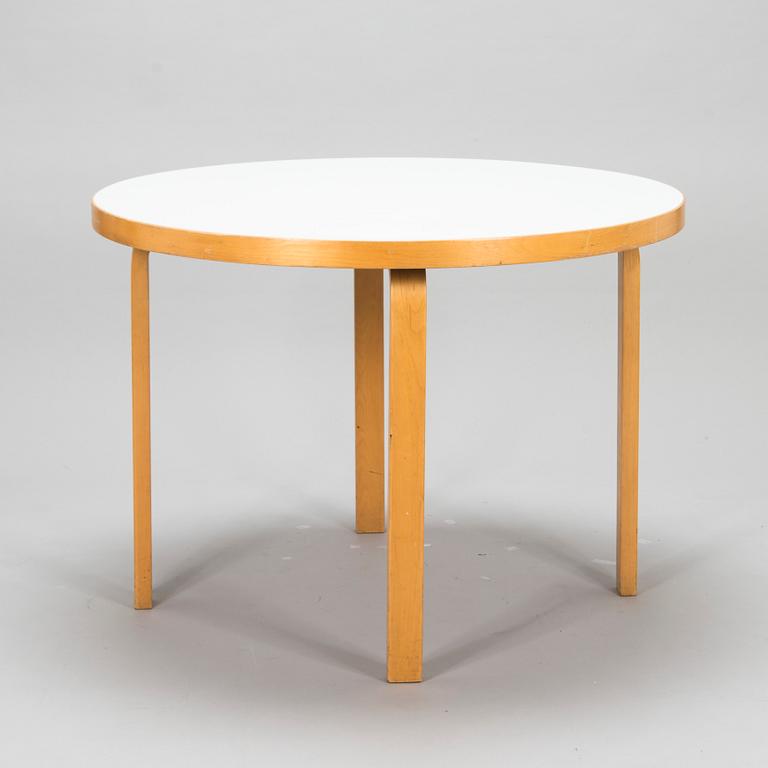 Alvar Aalto, matbord, modell 91, Artek, Finland 1900-talets slut.