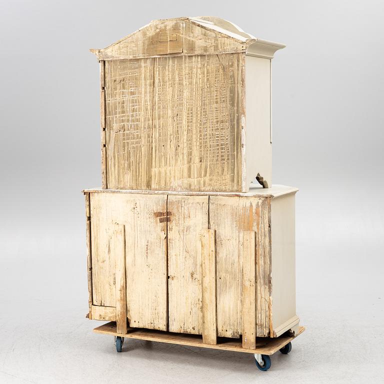 Skåp, omkring 1800.