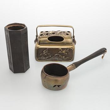 Esineitä, 3 kpl, Japani ja Kiina, 1900-luvun alku.