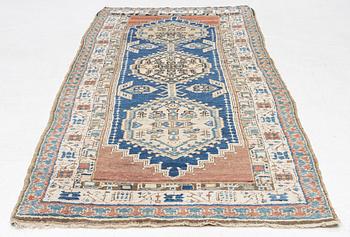 Rug, Sarab, approx. 298 x 120 cm.