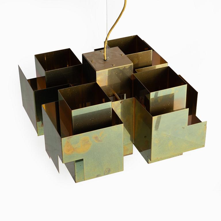 Folkform, a 'Skyline Pendant Lamp Medium', Örsjö Belysning.