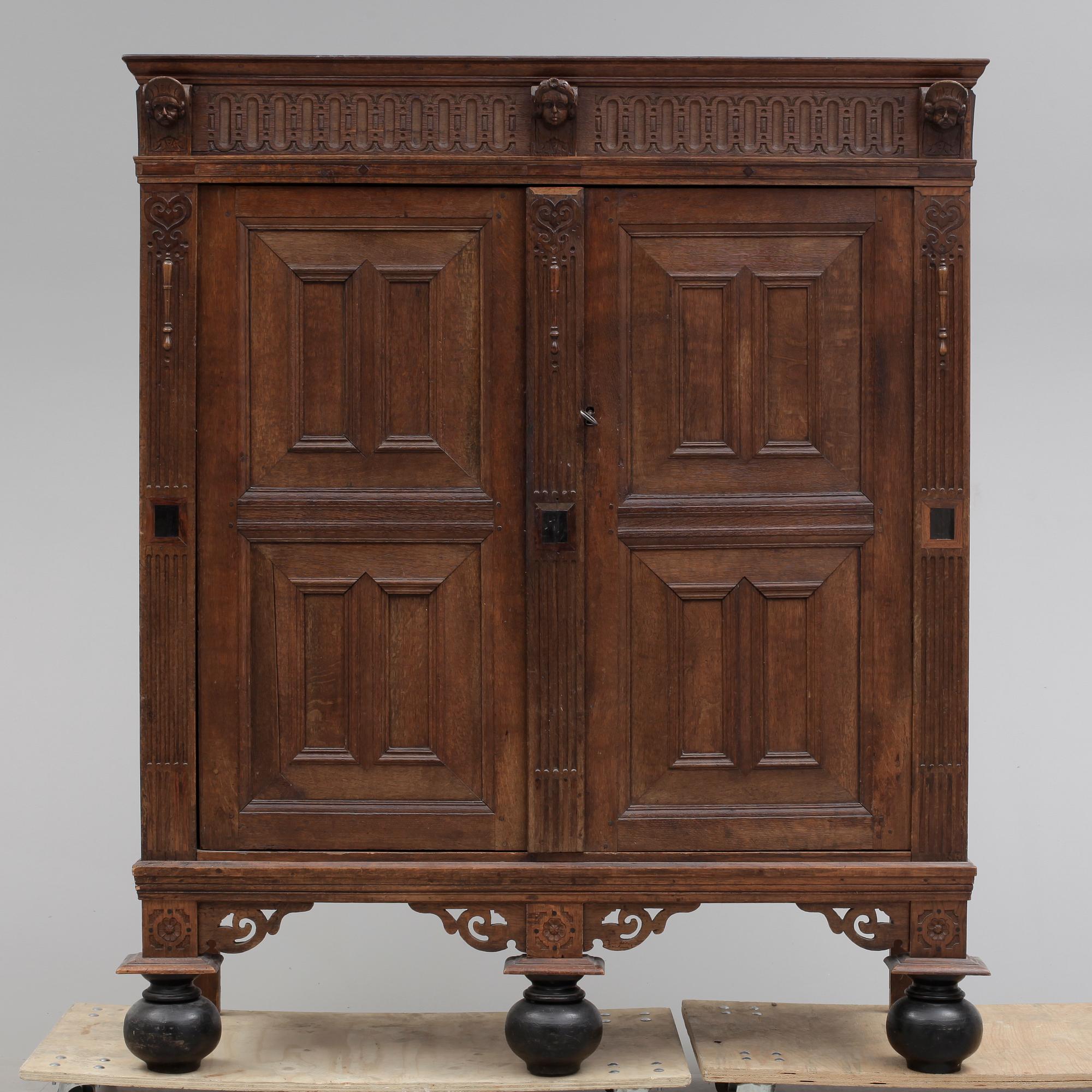 SKÅP, renässansstil, 1800-talets slut.