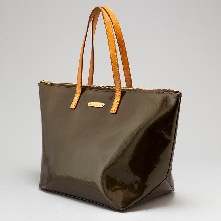 LOUIS VUITTON, a 'Vernis Bellevue' bag.