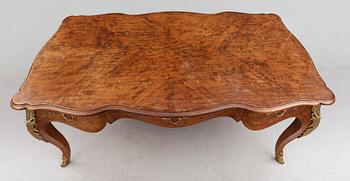 SKRIVBORD, rokokostil, 1900-talets första hälft.