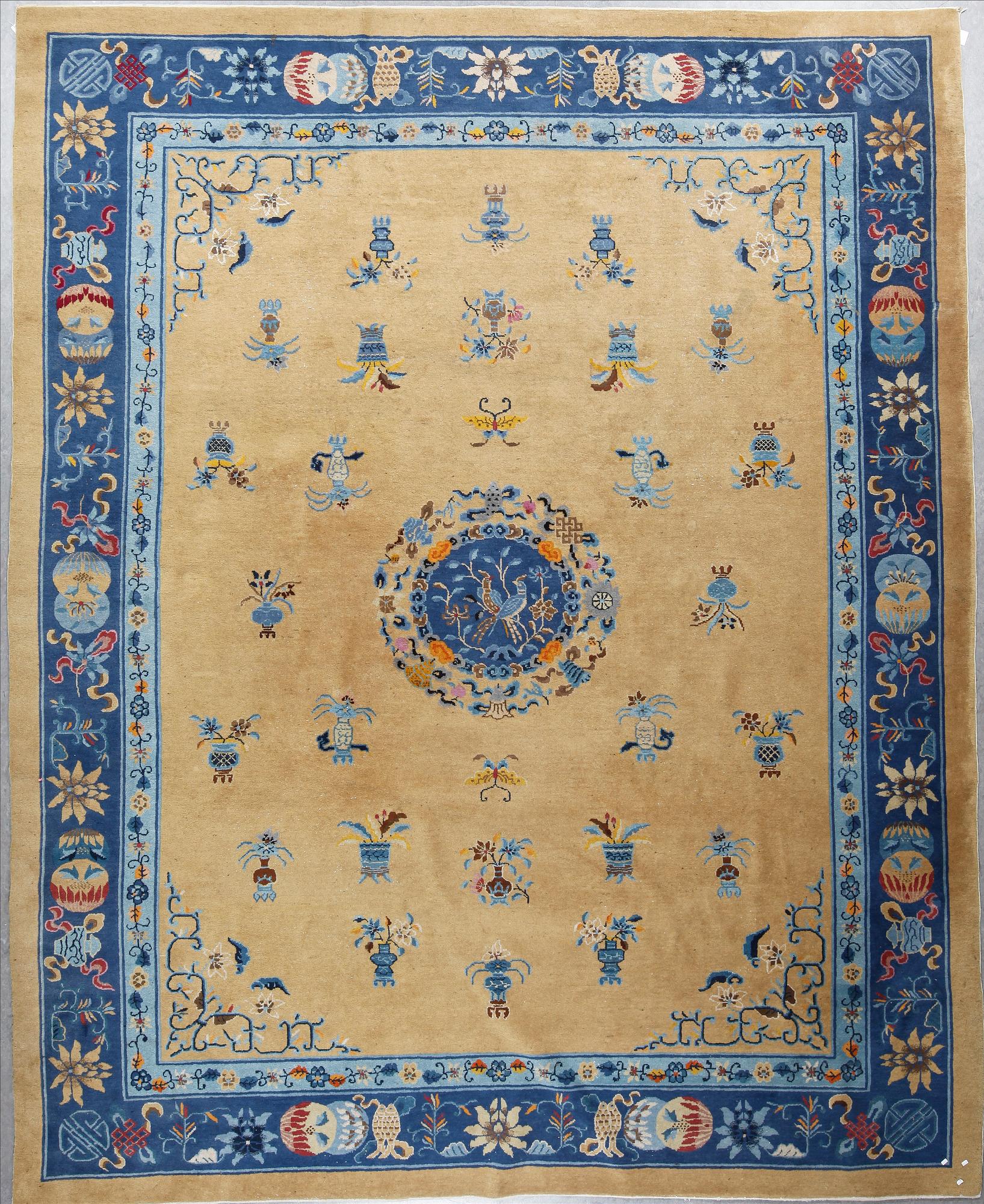 MATTA, semiantik/old, Kina, ca 384x304 cm.