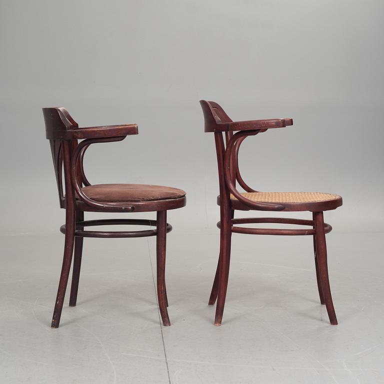 KARMSTOLAR, 2 st och PALL, Thonet och J & J Kohn, 1900-tal.