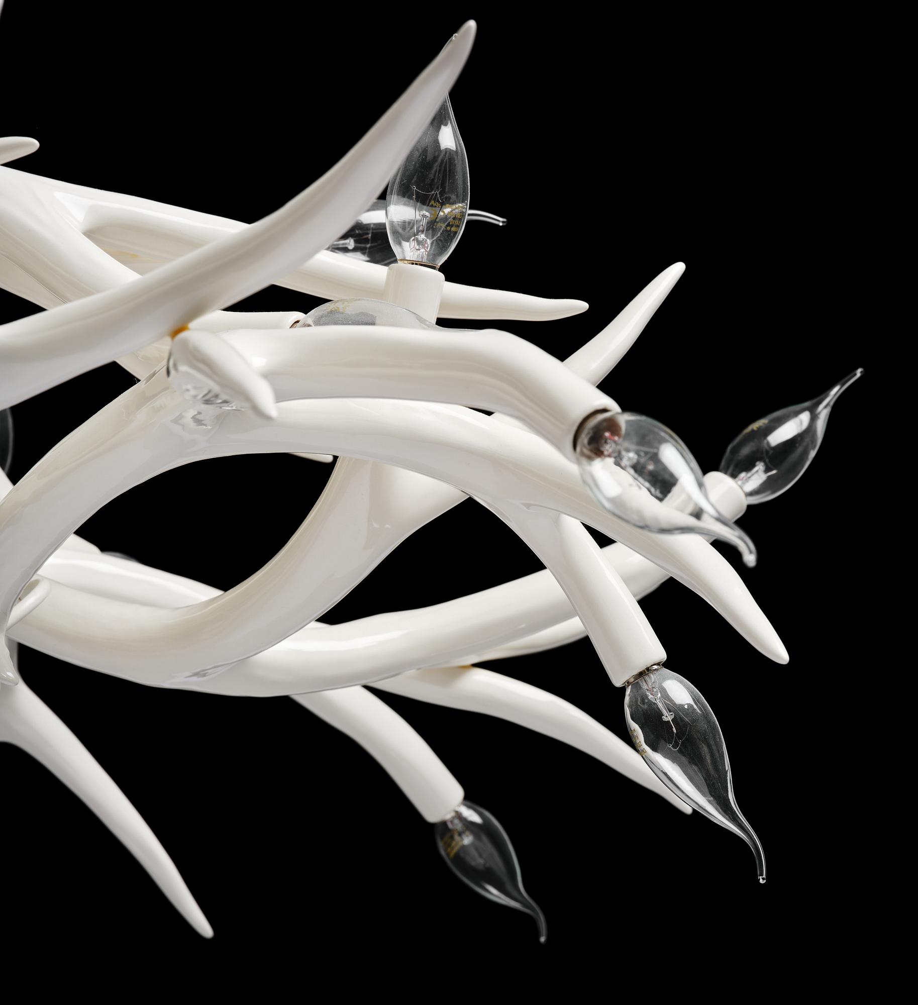 Jason Miller, takkrona, "Superordinate Chandelier 12 Antlers, taklampa, Roll & Hill, USA.
