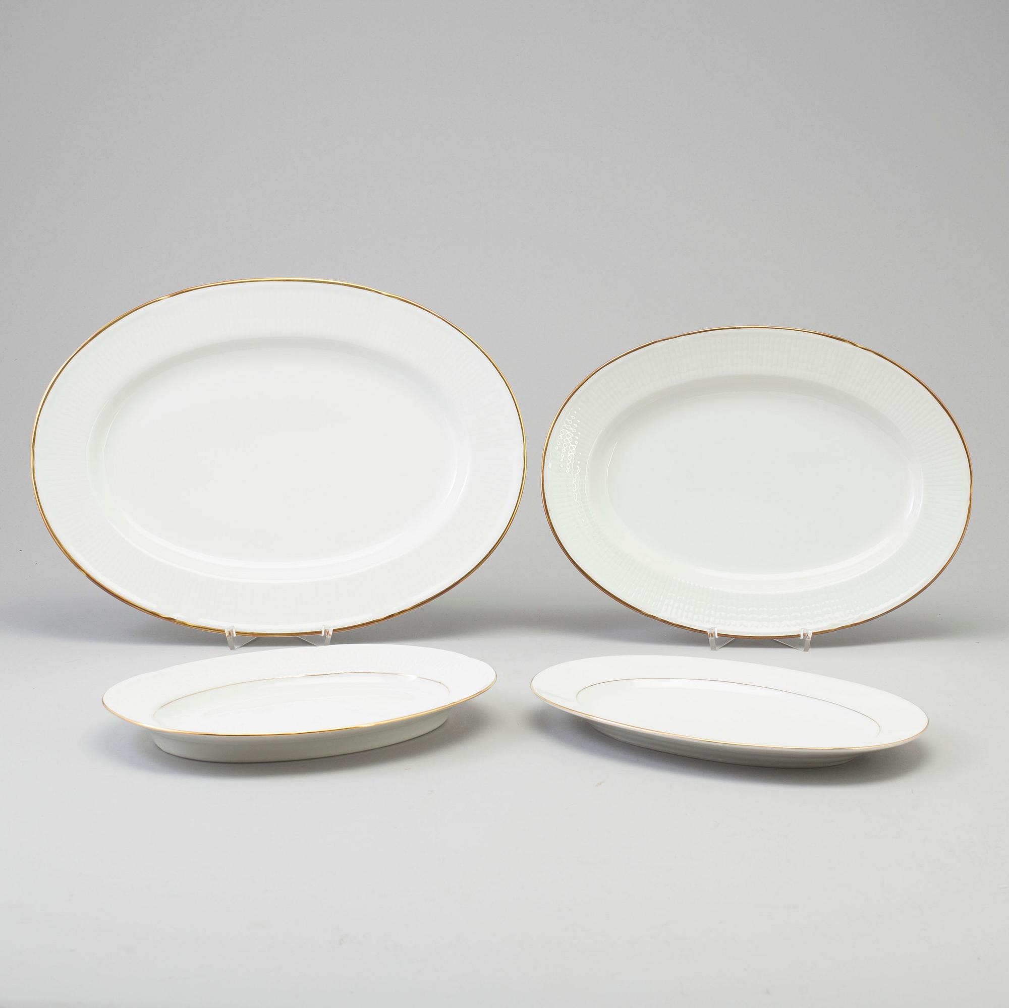 LOUISE ADELBORG, porcelain dinner service, 90 ps "Swedish Grace", Rörstrand, second half of the 20th century.